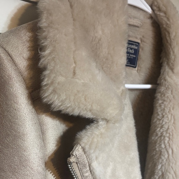 Abercrombie & Fitch Cream Teddy Jacket - Picture 5 of 7